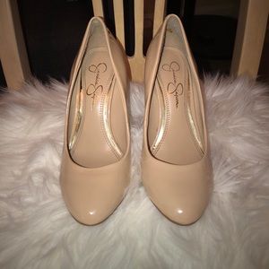 💕JESSICA SIMPSON💕 Sz 6 Nude Patent Leather Heels